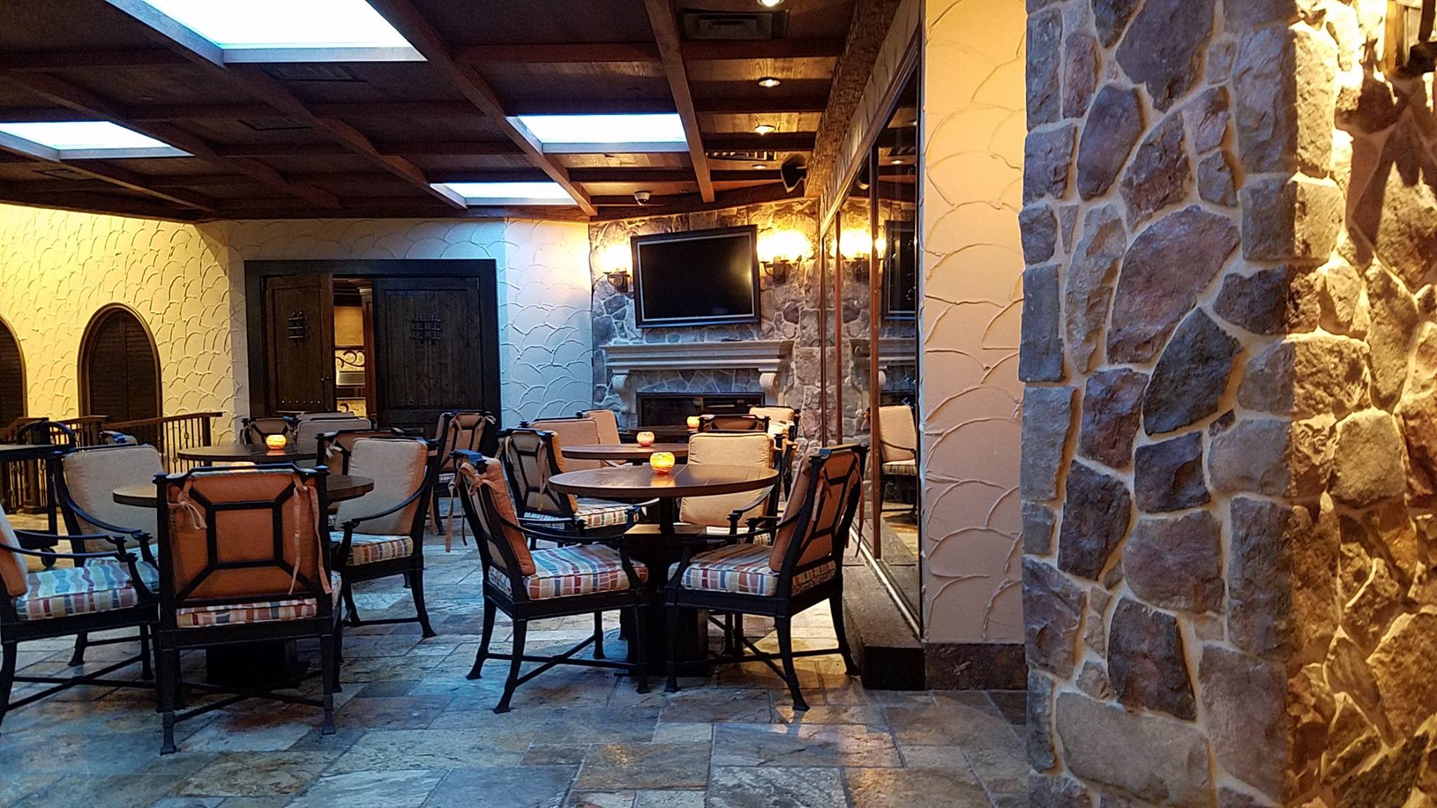 23632340_287738105054106_1156992888602612037_o