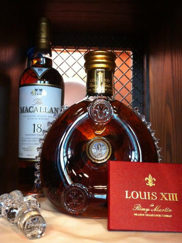 390086_318753221472250_814348434_n