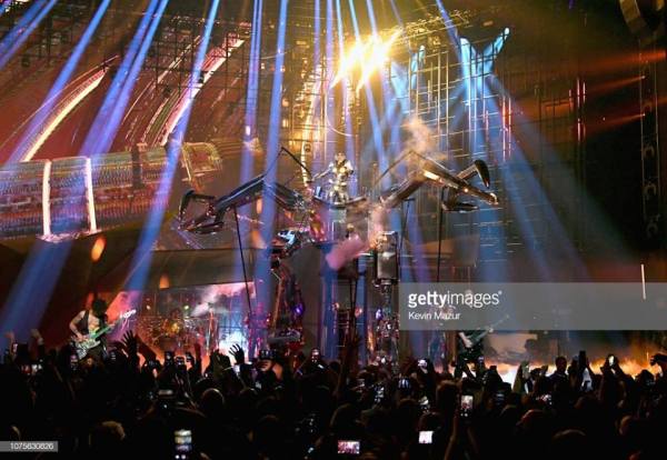 49178087_1989602127793152_1663238918738280448_n