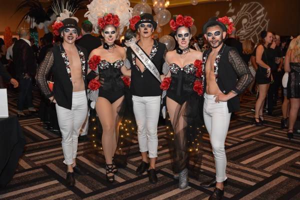 Guests don their best black and white, Credit_ Te Ann Lakeotes