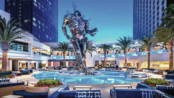 web1_TRAVEL-VEGAS-CLOSINGS-1