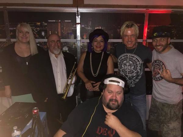 39221318_2046433068708627_5178493780193443840_n