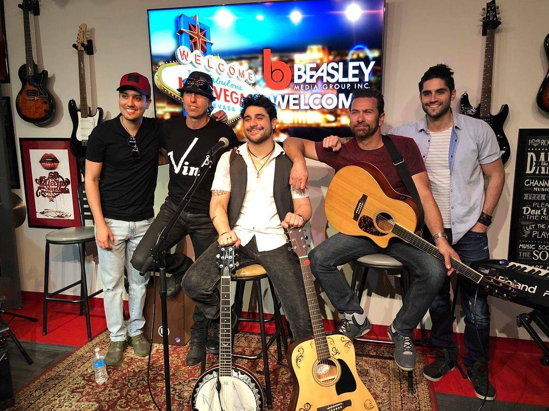 29872657_371456310015375_1535400028668354120_o